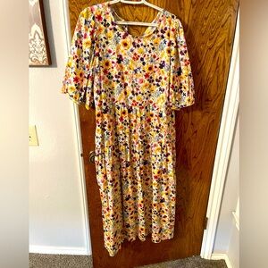 Women’s short sleeve floral dress